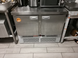стол холодильник HICOLD SNE11/TN (2 двери)