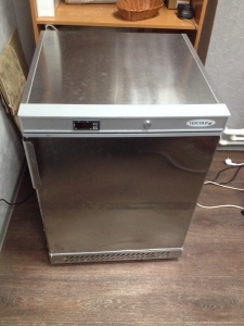 Шкаф холодильный TEFCOLD UR200S