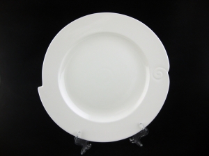 Тарелка подстановочная Онда, d=30см. Белый фарфор.