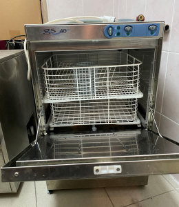 Посудомоечная машина фронтальная DIHR GS 40